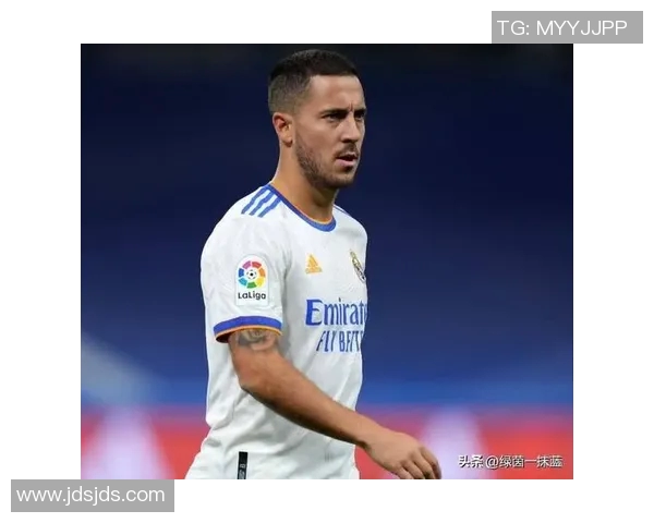 阿扎尔晒图庆祝生日，球迷纷纷送上祝福