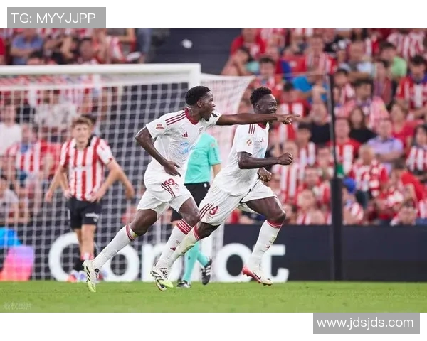 德甲赛场激战,法兰克福不敌勒沃库森,直落两球遗憾败北 德甲赛场激战,法兰克福不敌勒沃库森,直落两球遗憾败北