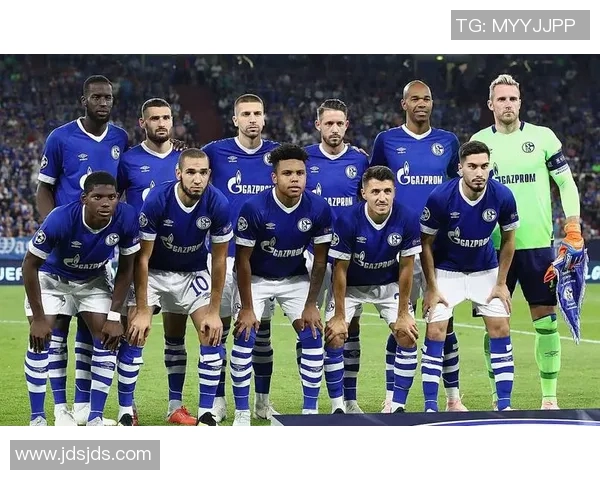 沙尔克04主场保持不败，稳坐积分榜前列